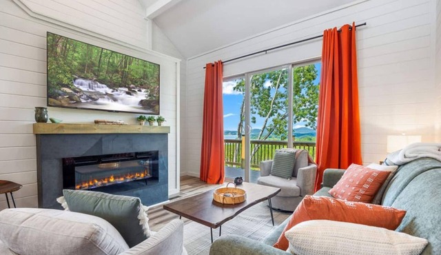 Lux Cabin | Lake Views, EV Charger, Game Room!