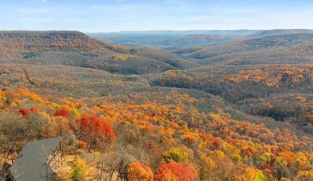 Lux Cabin Mountain Escape - Scenic Views, River, Hiking, Kayaking