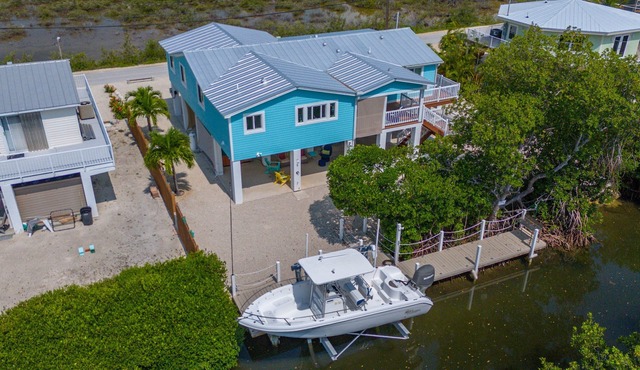 Lux Canal Front Home w/Dock, Near Looe Key – Fishing, Diving & Sunsets!