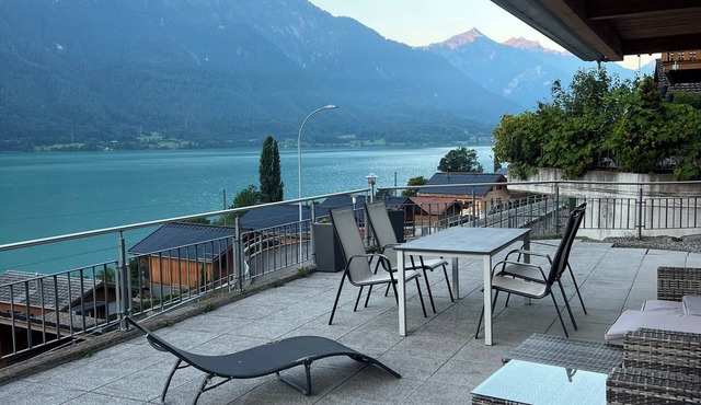 LUX Lake View Chalet Interlaken