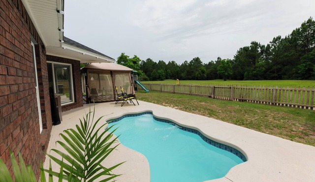 Lux Coastal Oasis Pool Hot Tub Game Room Gym Golf Family friendly