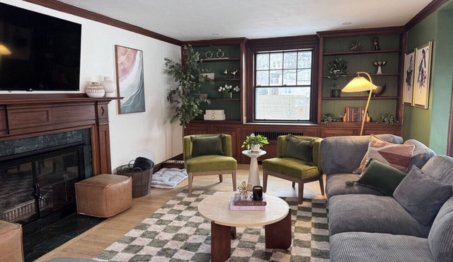 Lux Colonial Home: Game Room,Home Theatre,Karaoke