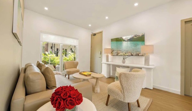 Lux Designer Apt 2BR/2BA in the Heart of MIA Beach