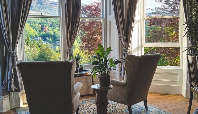 Lux double&lounge area/en suite.fab hosts/stylish interiors.incredible views