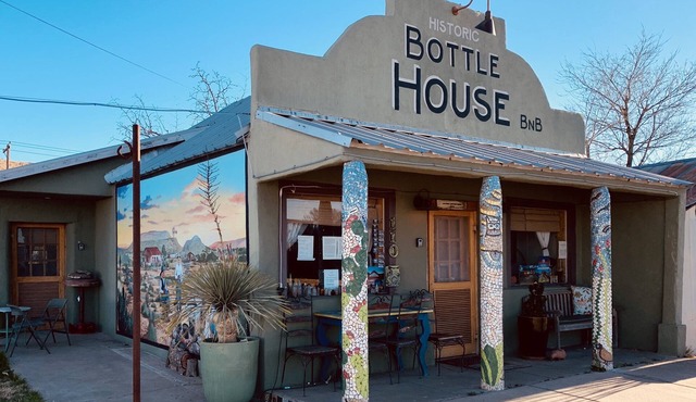 Lux/Downtown Alpine/Spacious Historic 'Bottle House' 4 Beds, near Marfa
