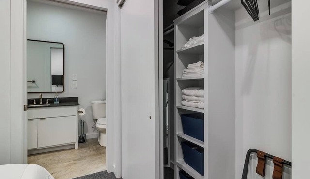 Lux Downtown Flat with Gameroom & Fire Pit
