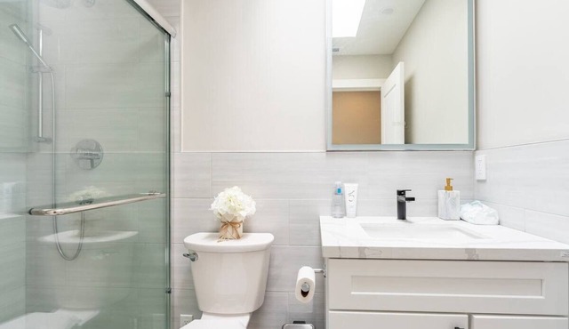 Lux Entire 3 bedrooms & 2 bathrooms apartment near SF!