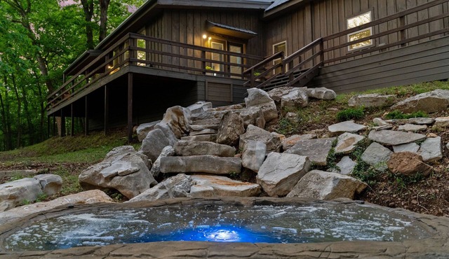 Lux Family Lodge Boulder H/T Near Buffalo River