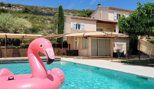 Luxurious villa in the South of France, equipped with 4 suites