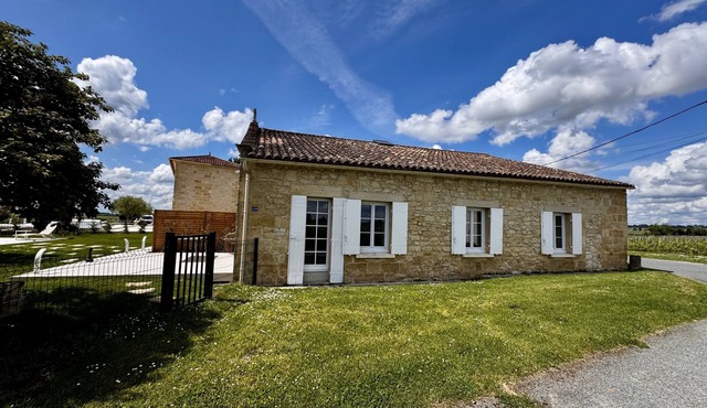 Luxury 3-bedroom king-size house with pool view