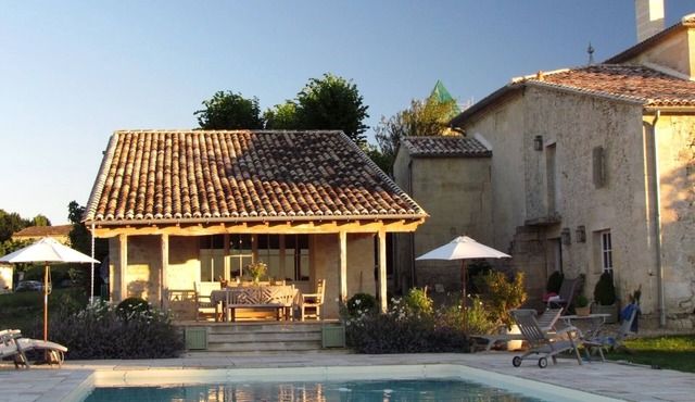 Luxury Chateau near St Emilion, Bordeaux region with Pool and Staff