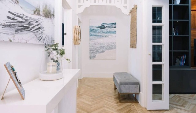 LUX Glenelg - Pool, 4BD, 3BA, Sleeps 13