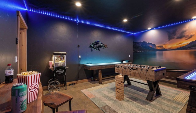 Lux GNP Retreat with Hot Tub and Game Room
