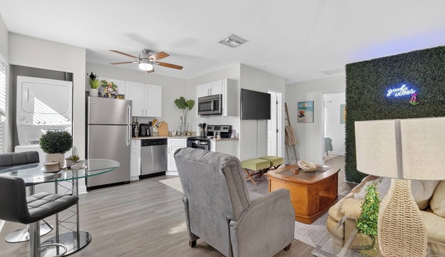 Lux Home-Downtown-MINS from HCA Tampa Hospital