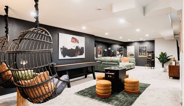 LUX Home | HotTub, Movie Room, Firepit, 15m to DEN