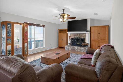 Lux - Home MINS to - Doctors Memorial Hospital -