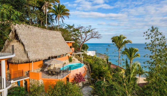 Lux in Yelapa, Infinity Pool, Huge Views, AC, Accommodates 8 to 10