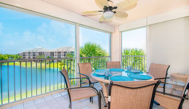 Lux Jupiter Bay condo w Fab Sunrise Lake Views close to beach