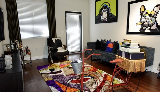 LUX KING APT NR BEACH & AIR-PT SUITS LONGER STAYS