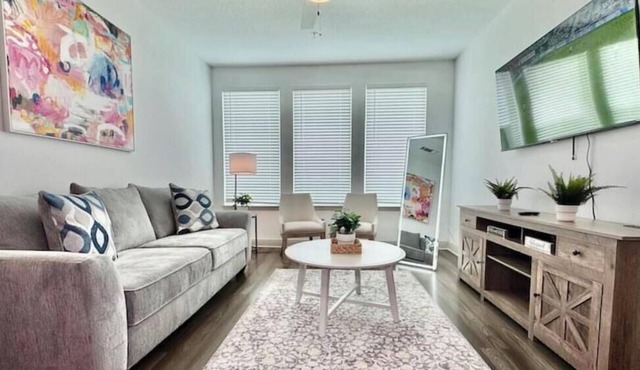 Lux King Bed Southside Pool Gym Near Mayo Beach