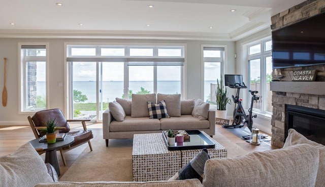 Lux Lake House on Private Beach + Peloton