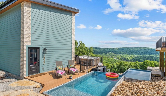 Lux Lakeview New-Build Branson w/Pool & Hot Tub