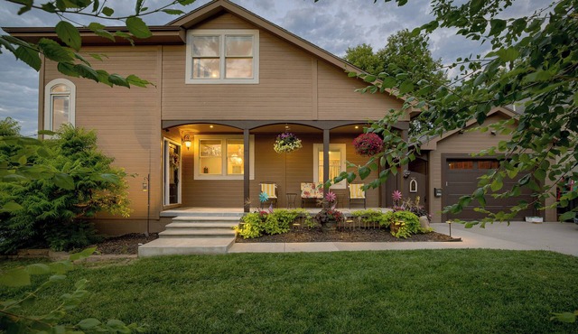 Lux Little Italy -3 Adj King Beds/3 bath/2 decks