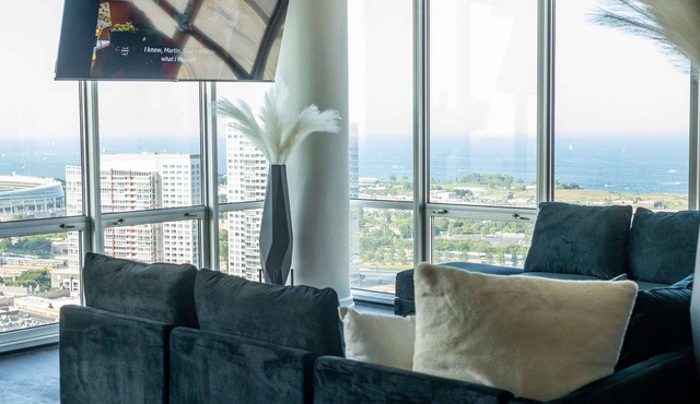 Lux Loop Retreat: Amazing Views, Free Parking
