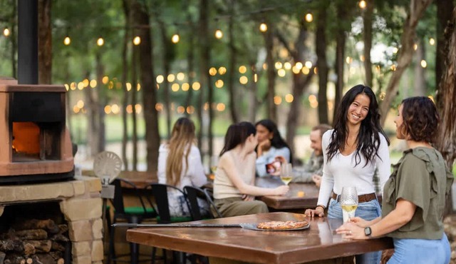 Lux Lounge 7744 Ranch Resort Austin - Cota