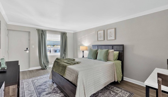 Lux Mins To Atrium Health & Charlotte Airport