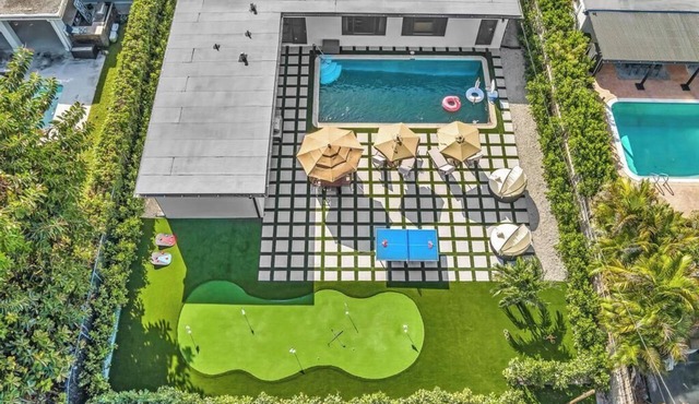 Lux Modern Villa w/Pool, Gym, Game Room, and Mini Golf, Near Beach and Casino