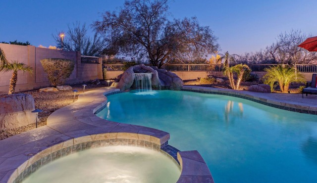 LUX, Mt & City Views, Near Golf & Trails, Pvt Htd POOL w/Slide, Spa, Putt Green