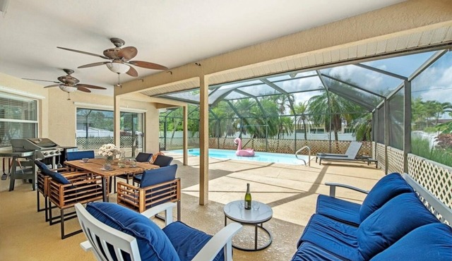 Lux Naples! Heated Pool ~ Fenced Yard ~ Near Beach