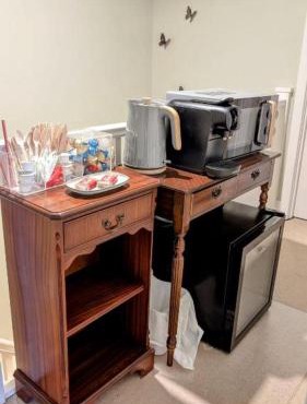 Lux Penthouse Balcony Room in Family home