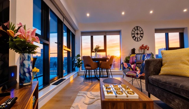 Lux Penthouse -1 | Terrace| Wi-Fi | Free Parking