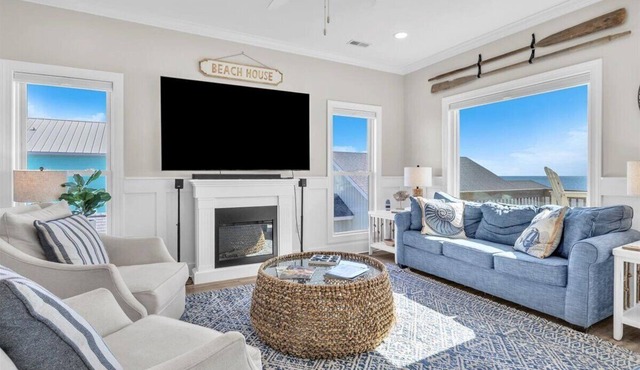Lux Pet-Friendly Oceanfront Elevator and Hot Tub