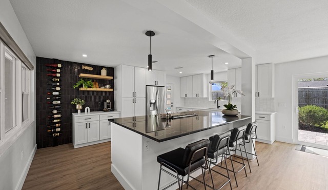 Lux Pool Home Close to Mayo & Jacksonville Beach!