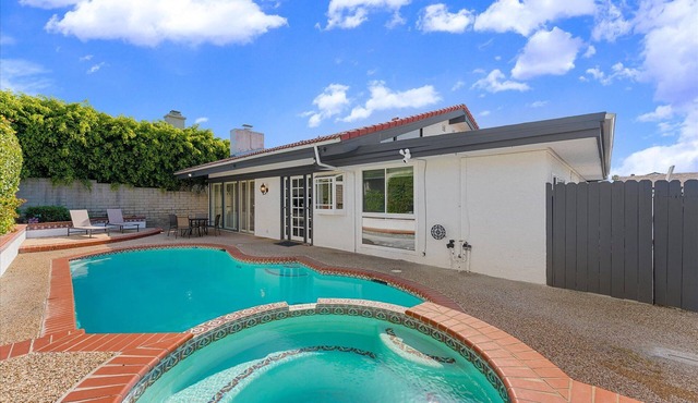 LUX Pool Home in Huntington Harbor - Walk to the Beach