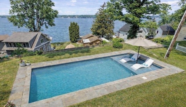 Lux Pool House on Paw Paw Lake, sleeps 14- 1 hr 45 min from Chicago!