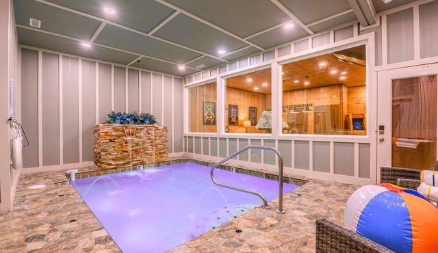 Lux* Private Pool Mtn Views Sleeps 36 12 BRs