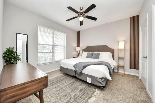 LUX Resort Inspired 2BR Near Houston Pool Gym