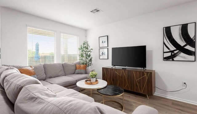 Lux Retreat l SE Austin near F1/COTA/ABIA/Tesla