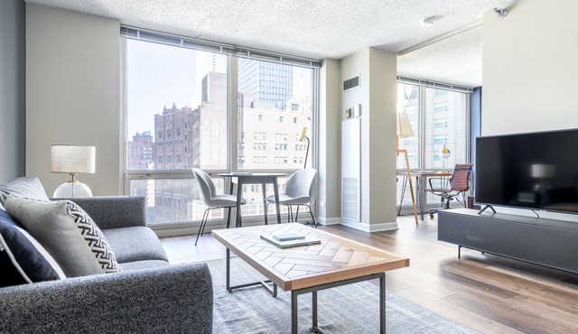 Lux River North 1BR w/Gym, W/D, near Magnificent Mile, by Blueground