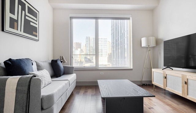 Lux Seaport Studio w/Gym on Harbor by Blueground