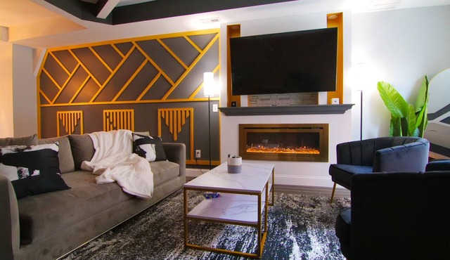 Lux Stay near Patterson Park, John Hopkins, & Stadiums! Family & Pet-Friendly.