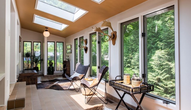 LUX Sunroom, Downtown, Versailles, Bourbon, Garden LUX, Fully Loaded