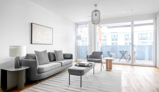 Lux Wollishofen 2.5 Room w/W/D & Storage, 2 min to Market, by Blueground