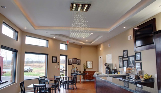 Luxbury Inn & Suites