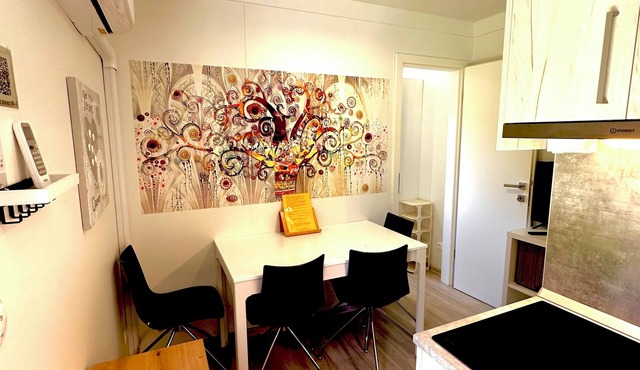 Luxcube 3 Komplette 2 Zimmer Unterkunft 27qm für bis zu 3 Erwachsenen Personen