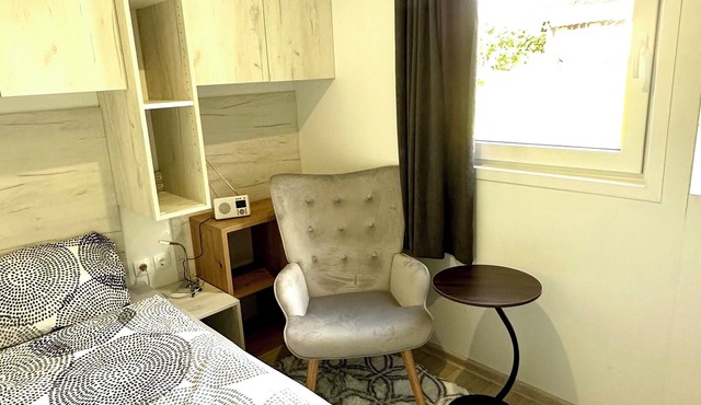 Luxcube 5 Komplette 2 Zimmer Mini Appartement Mobilhome für 2 Pers. Küche + Bad